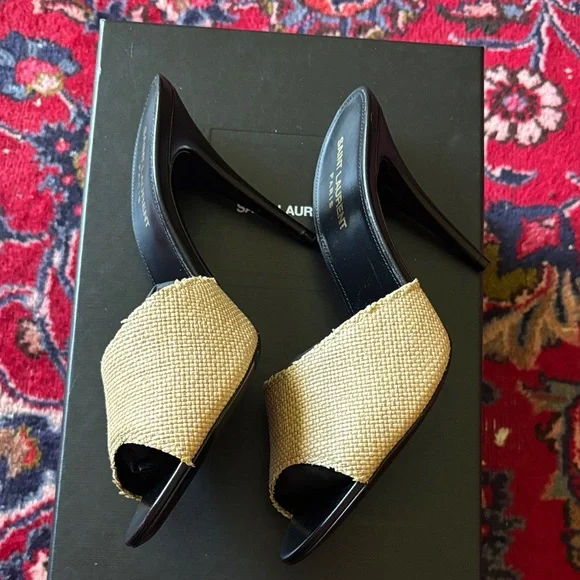 Saint Laurent Women's Cream Mules - Picture 3 of 10